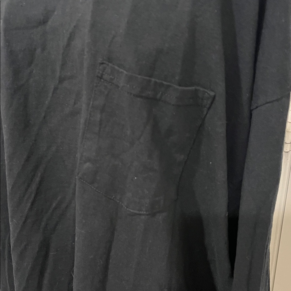 Gildan Ultra Cotton Black Long Sleeve Tee - Picture 4 of 4